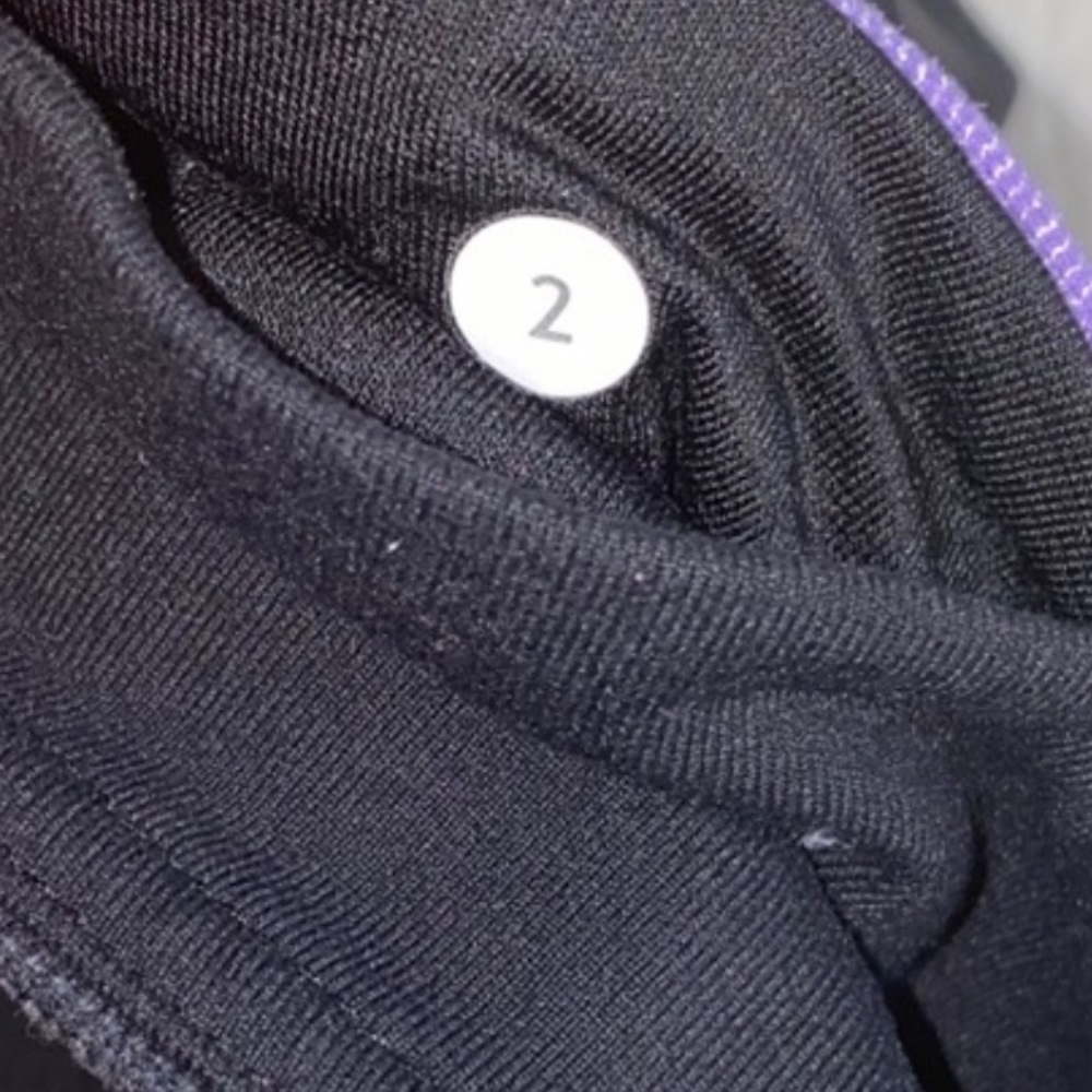 Lululemon - Picture 5 of 5